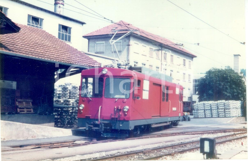 Fotografia d epoca originale 1975 ca SVIZZERA Ferrovie WYNENTAL UND SUHRENTALBAHN Locomotiva in manovra Foto 1