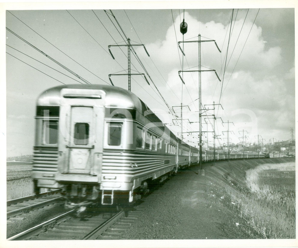 Fotografia d epoca originale 1980 ca USA Ferrovie AMTRAK Locomotiva in transito Fotografia seriale 1