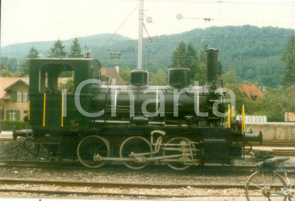 Fotografia d epoca originale 1975 ca SVIZZERA OensingenBalstahlBahn Locomotiva OeBB 2 sul binario Foto 1