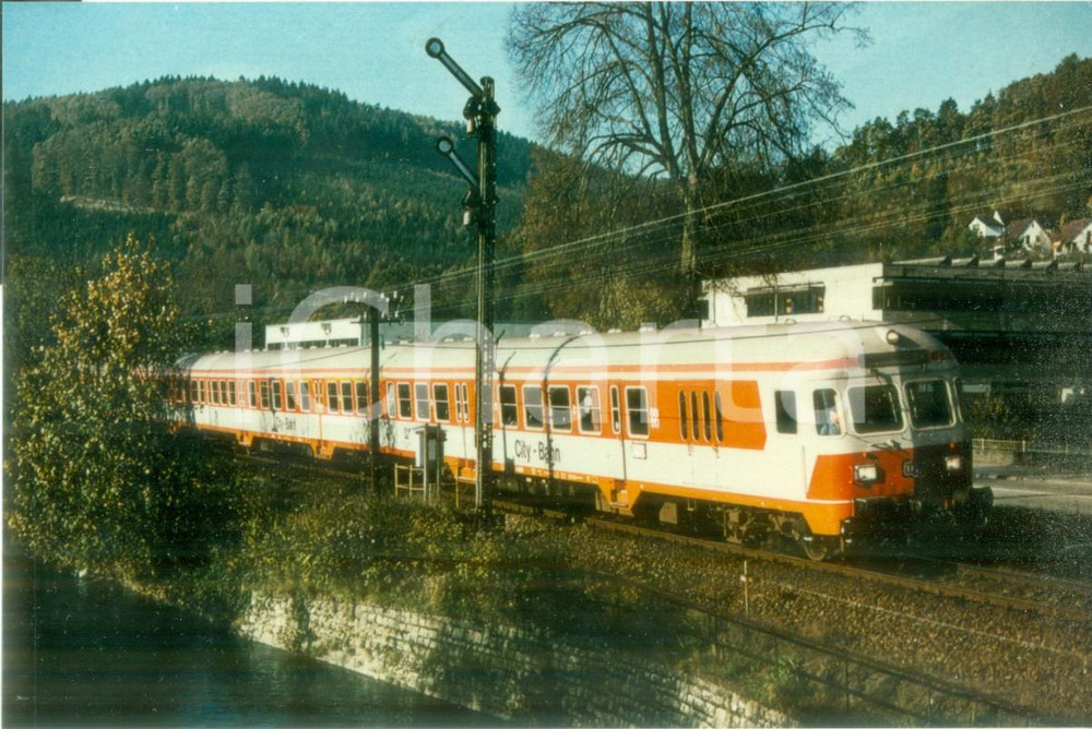 Fotografia d epoca originale 1975 ca GERMANIA FEDERALE Ferrovia CityBahn Locomotiva in transito Fotografia 1