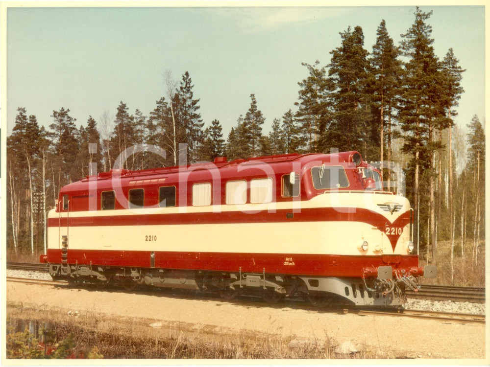 Fotografia d epoca originale 1975 ca FINLANDIA VRYHTYMA OY Locomotiva 2210 Fotografia seriale 1