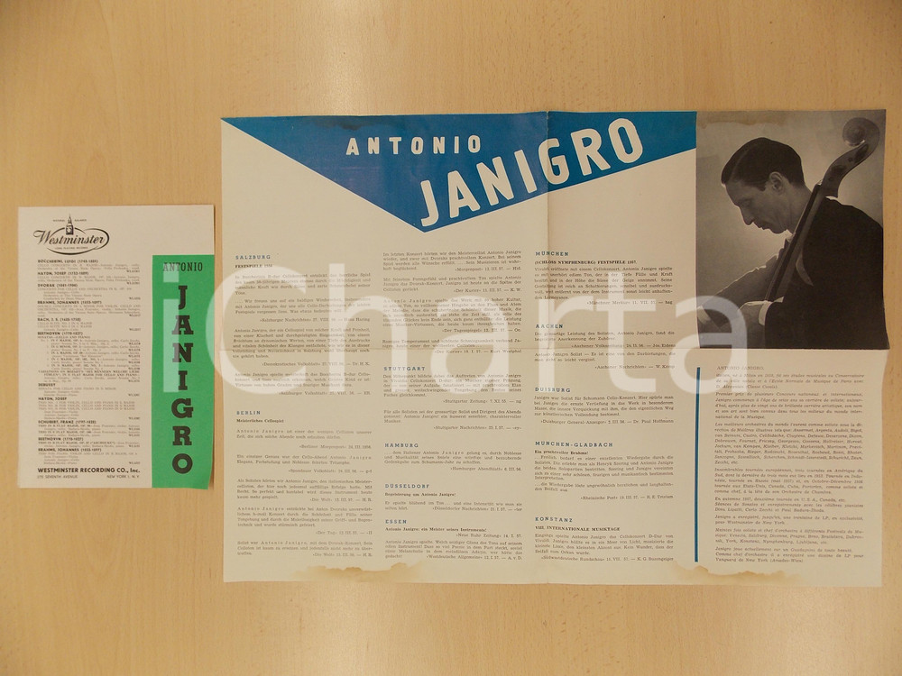 1957 Antonio JANIGRO violoncellista ^Manifesto pubblicitario 45 x 34 cm DATA: 1957 TITOLO: ANTONIO JANIGRO - MANIFESTO PUBBLICITARIO  DESCRIZIONE: Manifesto pubblicitario d'epoca, contenente stralci di recensioni ai concerti di Antonio Janigro, con elenco delle ultime pubblicazioni musicali per conto della Westminster Recording.  FORMATO: cm 45 x 34 CONDIZIONI: mediocri (macchie al margine inferiore e piegature d'epoca).  Documento d'epoca, originale, autentico.      originale e autentica 1