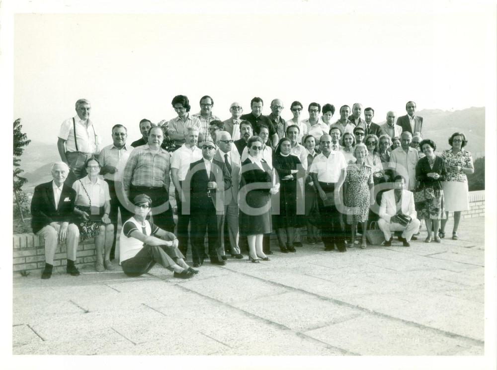 Fotografia d epoca originale 1970 ca URBINO Partecipanti al convegno aziendale Fotografia di gruppo 1