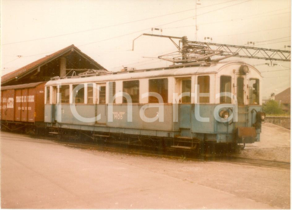 Fotografia d epoca originale 1975 ca SVIZZERA Ferrovie svizzere MOB Treno passeggeri seconda classe Foto 1