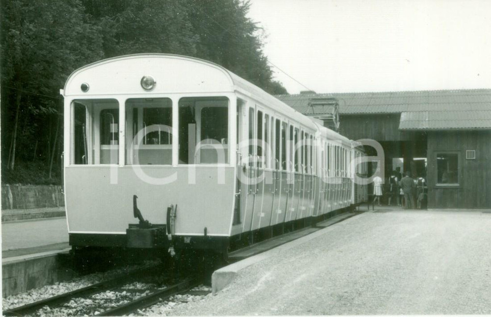 Cartolina originale da collezione 1975 ca AUSTRIA Locomotiva A1011 in deposito Cartolina FP NV HERRMANN 1