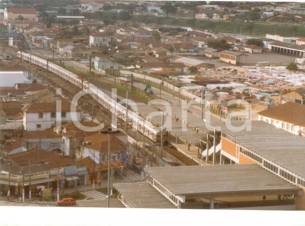 Fotografia d epoca originale 1970 ca SAN PAOLO BRASILE Treno ferrovie FEPASA attraversa la città Foto 1