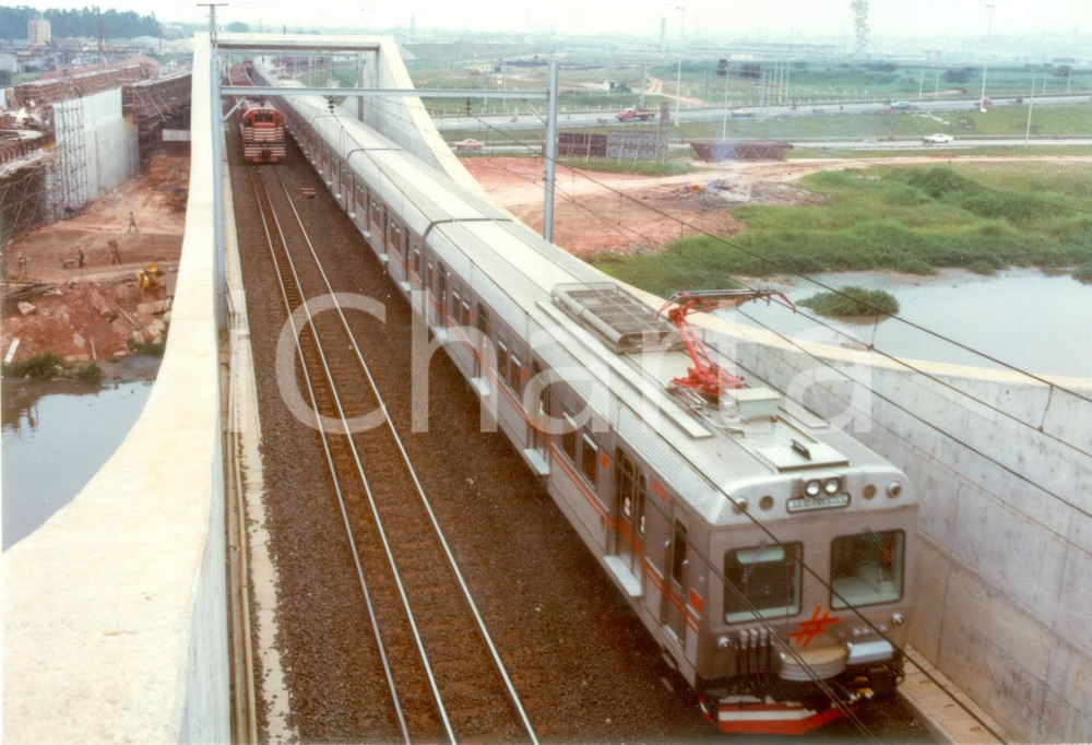 Fotografia d epoca originale 1970 ca SAN PAOLO BRASILE Ferrovie FEPASA Treno 9002 per stazione Julio PRESTES 1