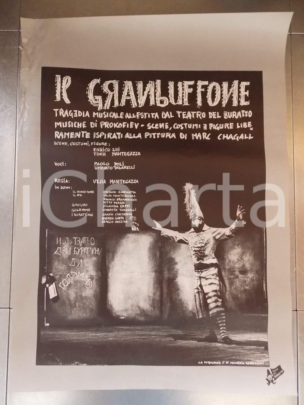 Materiale pubblicitario d’epoca 1980 ca MILANO Teatro del BURATTO Il gran buffone di Velia MANTEGAZZA Manifesto 1