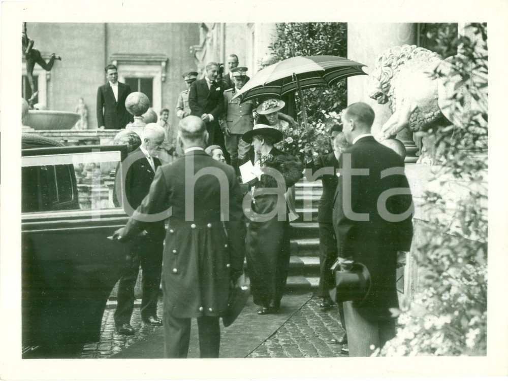 Fotografia d epoca originale 1930 ROMA VILLA MEDICI Vittorio Emanuele III inaugura mostra Pensionato Francese 1