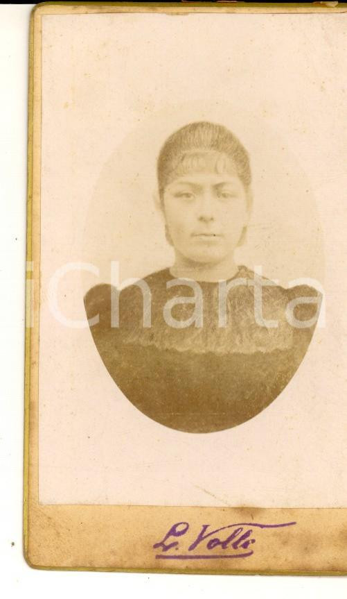 Fotografia d epoca originale 1900 ca MARSIGLIA F Ritratto di donna con abito ricamato Fotografia VOLLE CDV 1