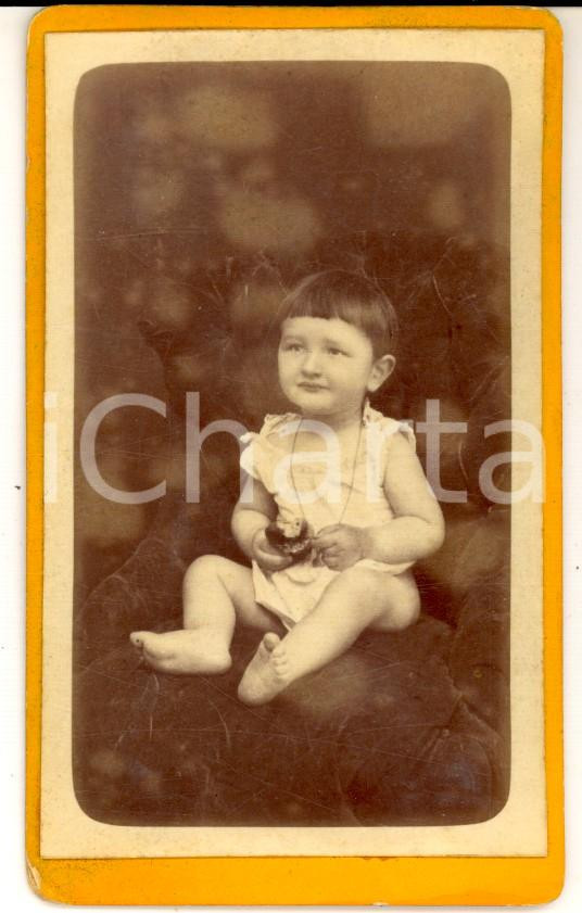 Fotografia d epoca originale 1880 ca MARSEILLE F Bambina con la frangetta Foto Louis ZUBELEN CDV 1