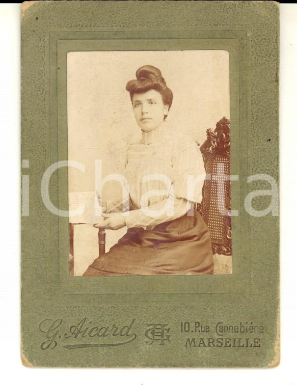 Fotografia d epoca originale 1890 ca MARSEILLE F Ritratto di giovane donna con un libroFoto Gustave AICARD 1