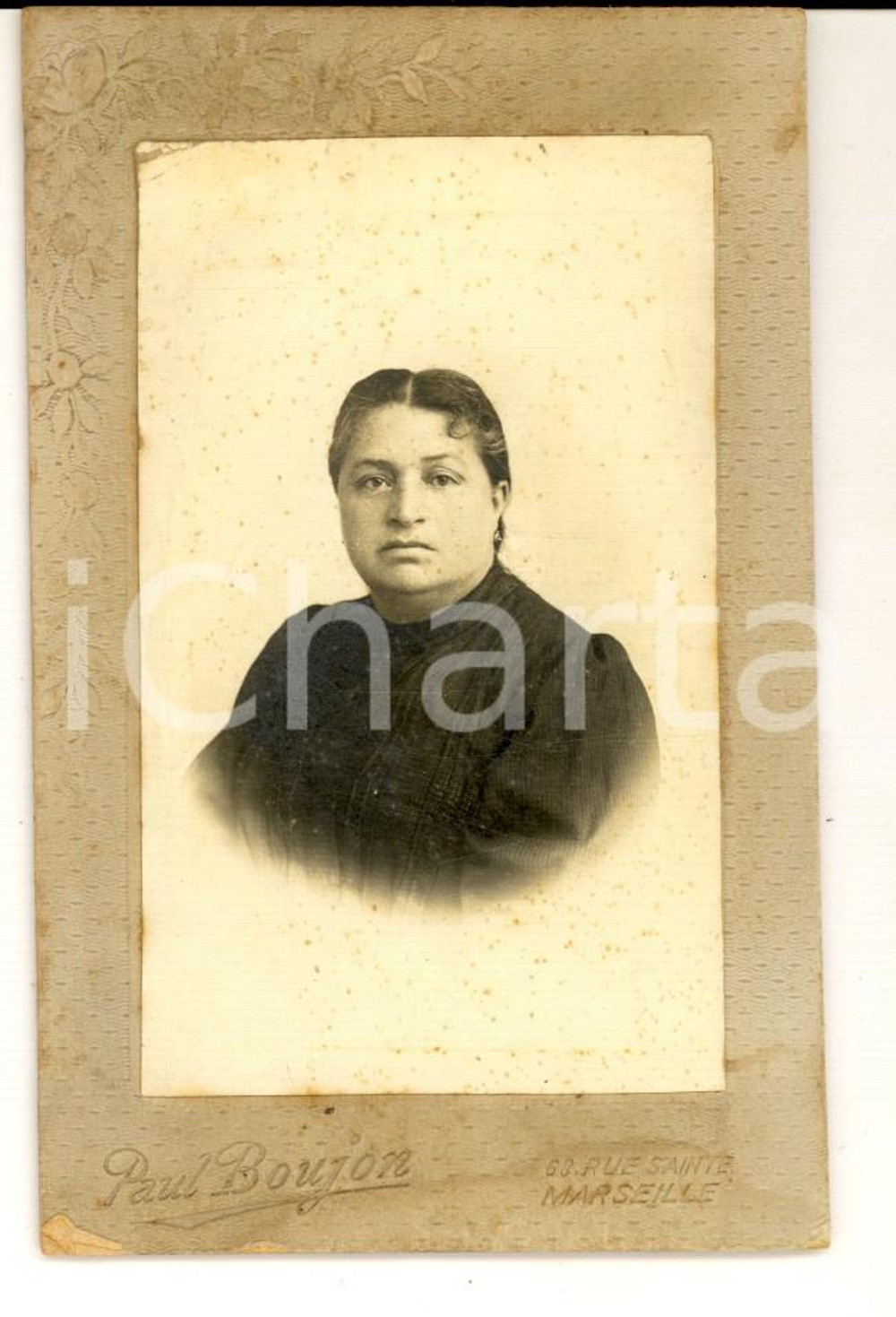 Fotografia d epoca originale 1900 ca MARSEILLE F Ritratto di donna in abito scuro Foto Paul BOUJON CDV 1