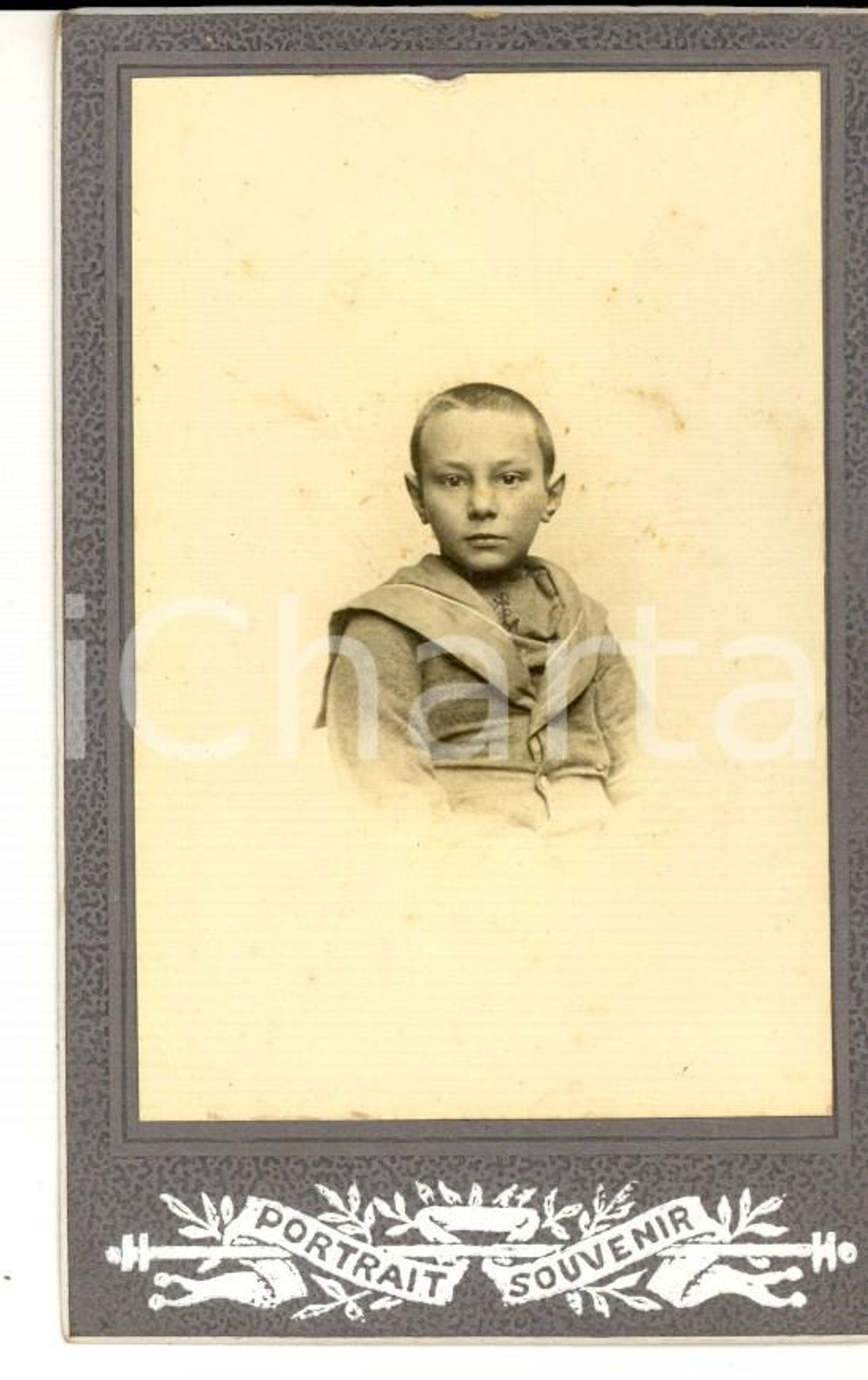 Fotografia d epoca originale 1900 ca MARSEILLE F Bambino vestito alla marinara Foto Paul BOUJON CDV 1