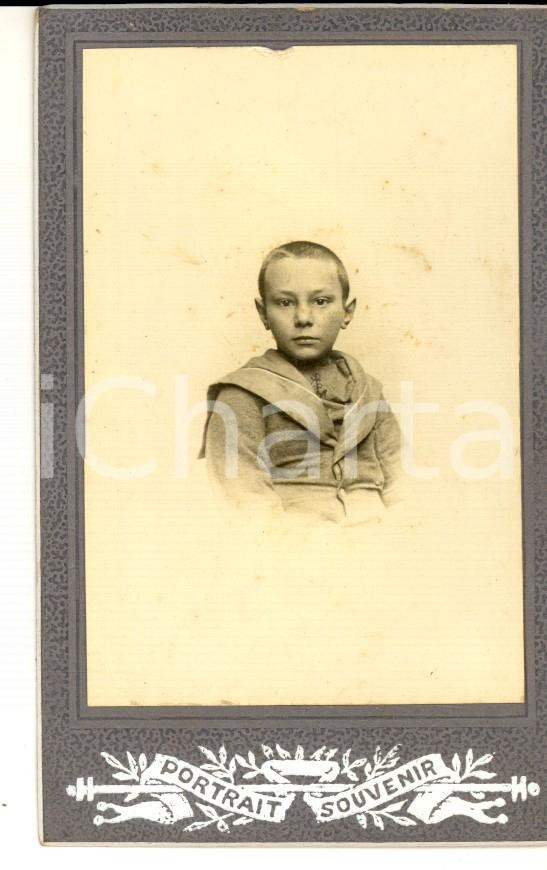 Fotografia d epoca originale 1900 ca MARSEILLE F Bambino vestito alla marinara Foto Paul BOUJON CDV 1