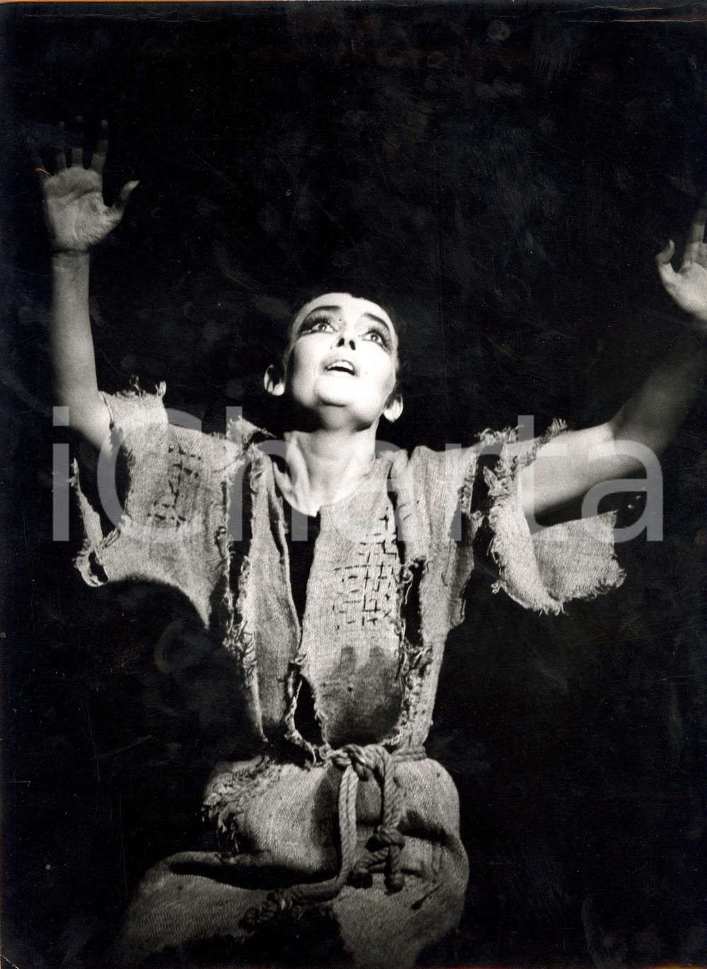 Fotografia d epoca originale 1965 ca DANZA Ballerina Olga TCHERINA durante spettacolo Fotografia 1