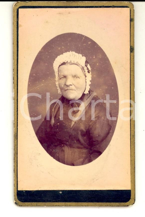 Fotografia d epoca originale 1890 ca MARSEILLE F Anziana donna con cuffia bianca Foto L. CHAPUIS CDV 1