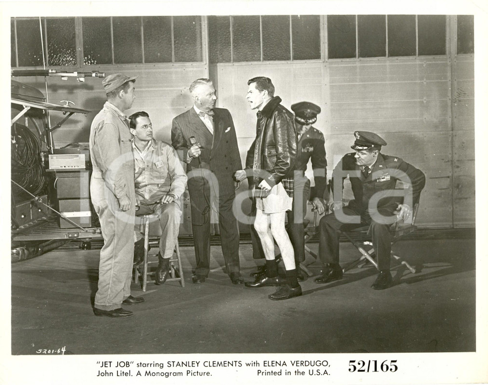 Fotografia d epoca originale 1952 JET JOB Stanley CLEMENTS prepara scena di perquisizione Fotografia di set 1