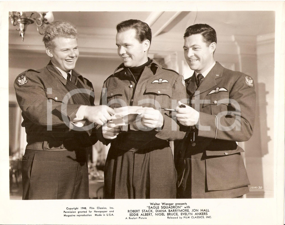 Fotografia d epoca originale 1948 EAGLE SQUADRON Alan HALE JR. scherza con piloti RAF Foto scena DANNEGGIATA 1