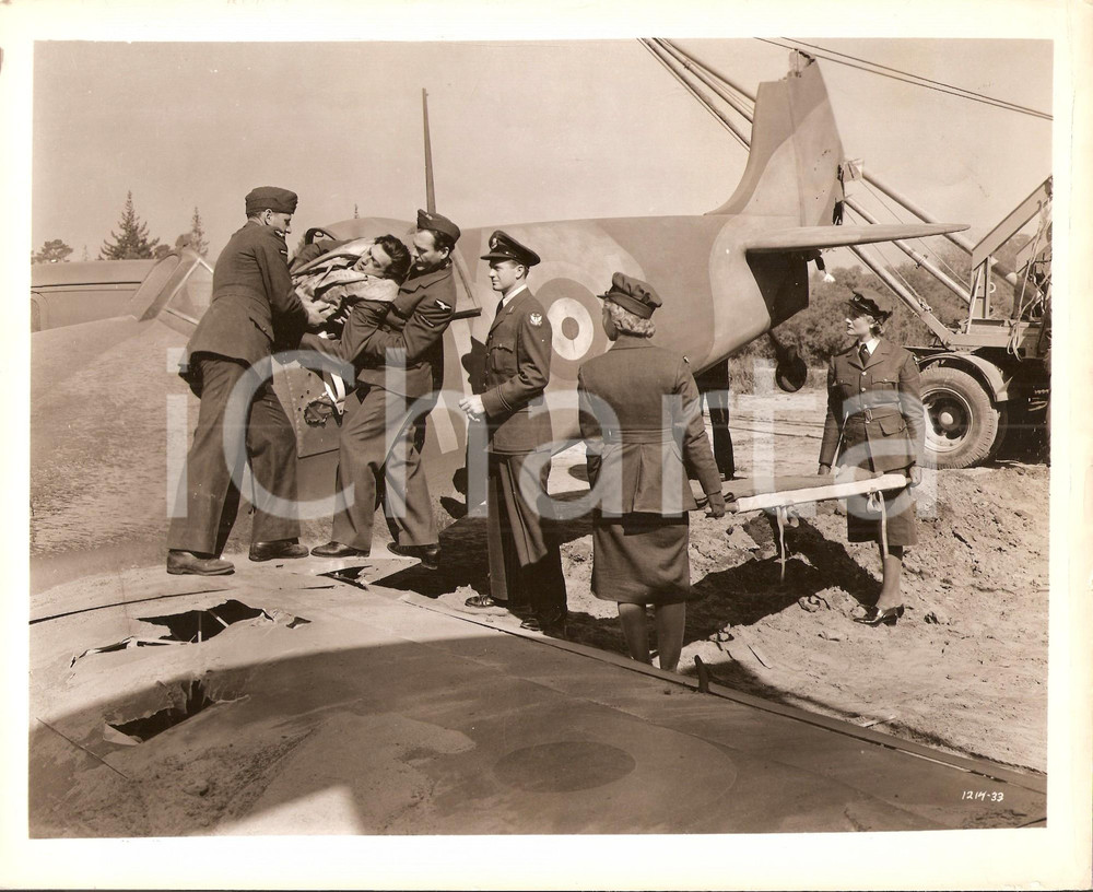 Fotografia d epoca originale 1948 EAGLE SQUADRON Salvataggio pilota RAF dopo scontro in volo Foto di scena 1