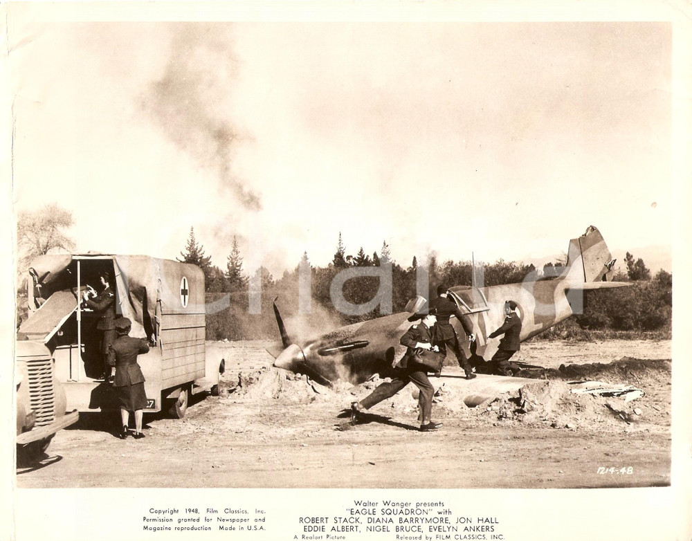 Fotografia d epoca originale 1948 EAGLE SQUADRON Intervento CROCE ROSSA dopo disastro aereo Foto di scena 1
