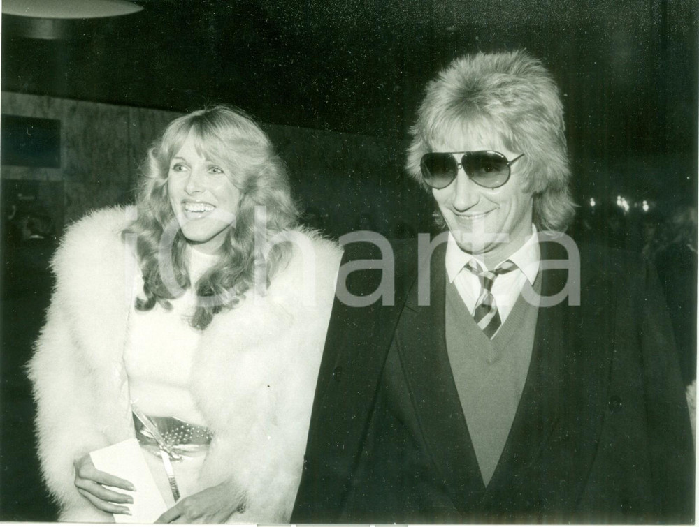 Fotografia d epoca originale 1980 ca LONDON Cantante Rod STEWART con Alana HAMILTON Fotografia 1