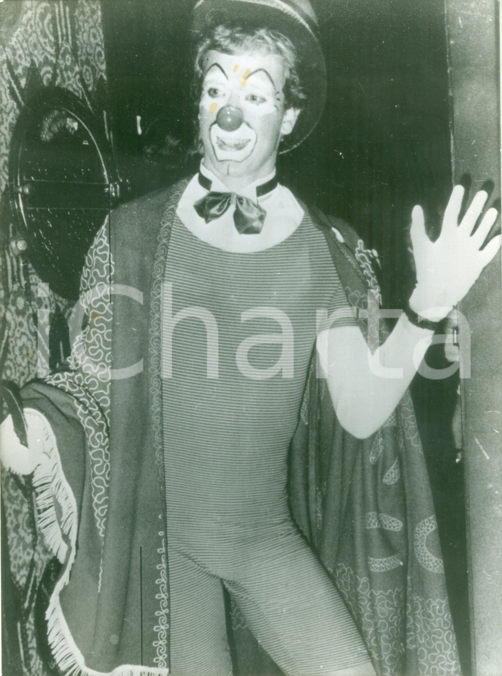 Fotografia d epoca originale 1976 PRINCIPATO DI MONACO Principe Alberto travestito da clown al circo FOTO 1
