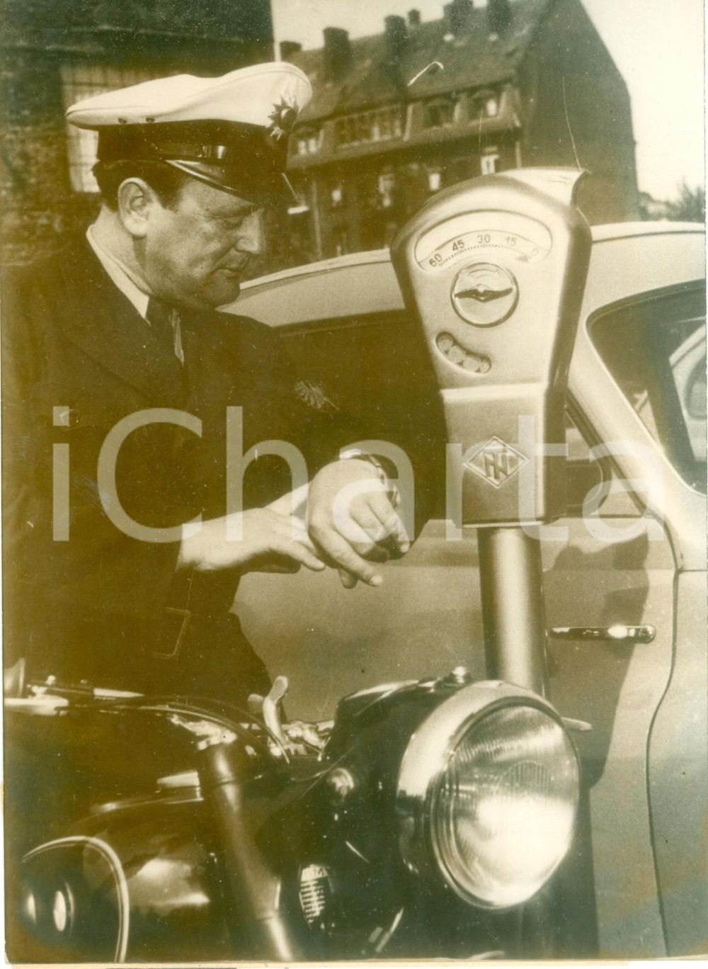 Fotografia d epoca originale 1937 FRANKFURT DE Polizia collauda parchimetri a pagamento Fotografia 1