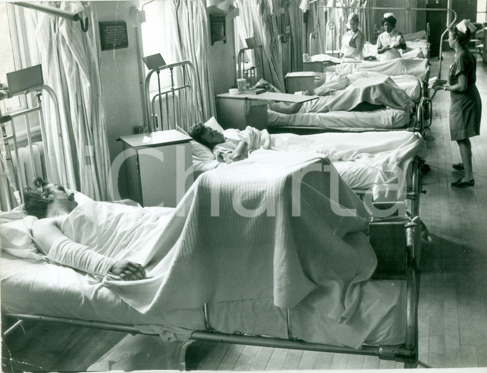 Fotografia d epoca originale 1971 WARRINGTON UK I superstiti del tragico incidente autostradale Fotografia 1