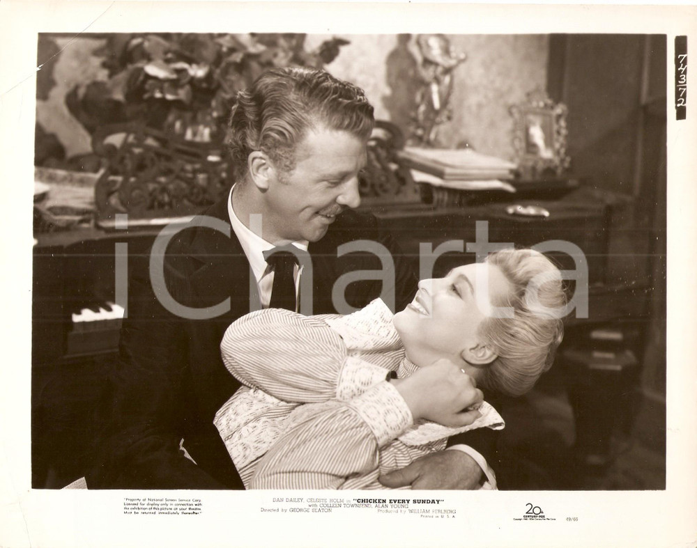 Fotografia d epoca originale 1949 CHICKEN EVERY SUNDAY Abbraccio tra Dan DAILEY e Celeste HOLM Foto di scena 1