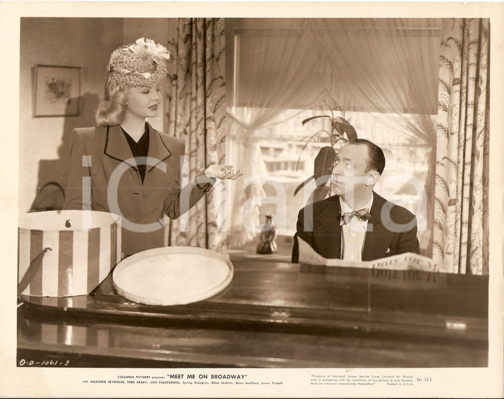 Fotografia d epoca originale 1946 MEET ME ON BROADWAY Marjorie REYNOLDS al piano con Allen JENKINS Foto 1