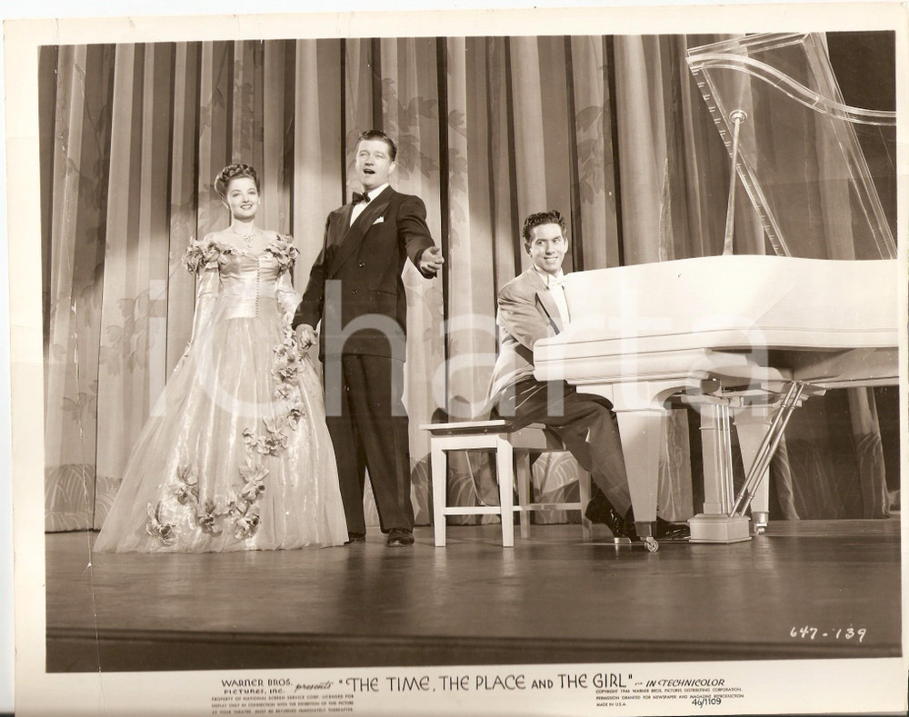Fotografia d epoca originale 1946 THE TIME, THE PLACE AND THE GIRL Dennis MORGAN Martha VICKERS cantano Foto 1