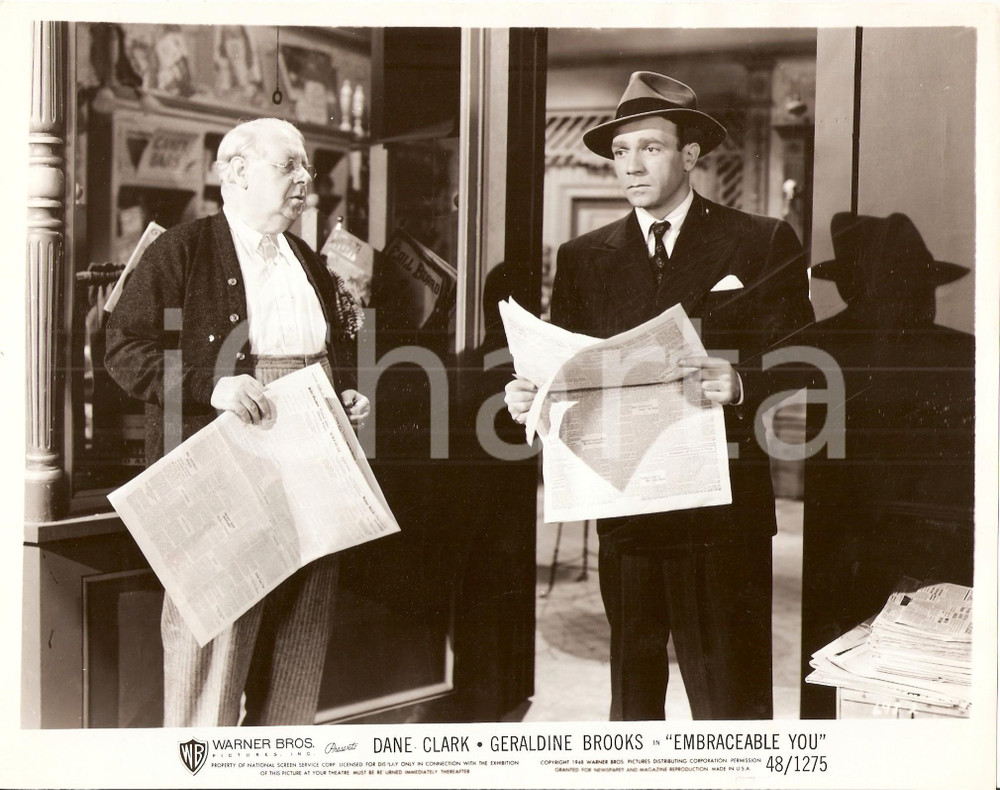 Fotografia d epoca originale 1948 EMBRACEABLE YOU Dane CLARK e S.Z. SAKALL leggono giornale Foto di scena 1