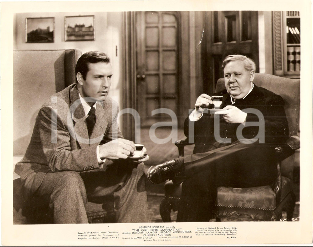 Fotografia d epoca originale 1948 GIRL FROM MANHATTAN George MONTGOMERY beve caffÃ¨ con Charles LAUGHTON Foto 1