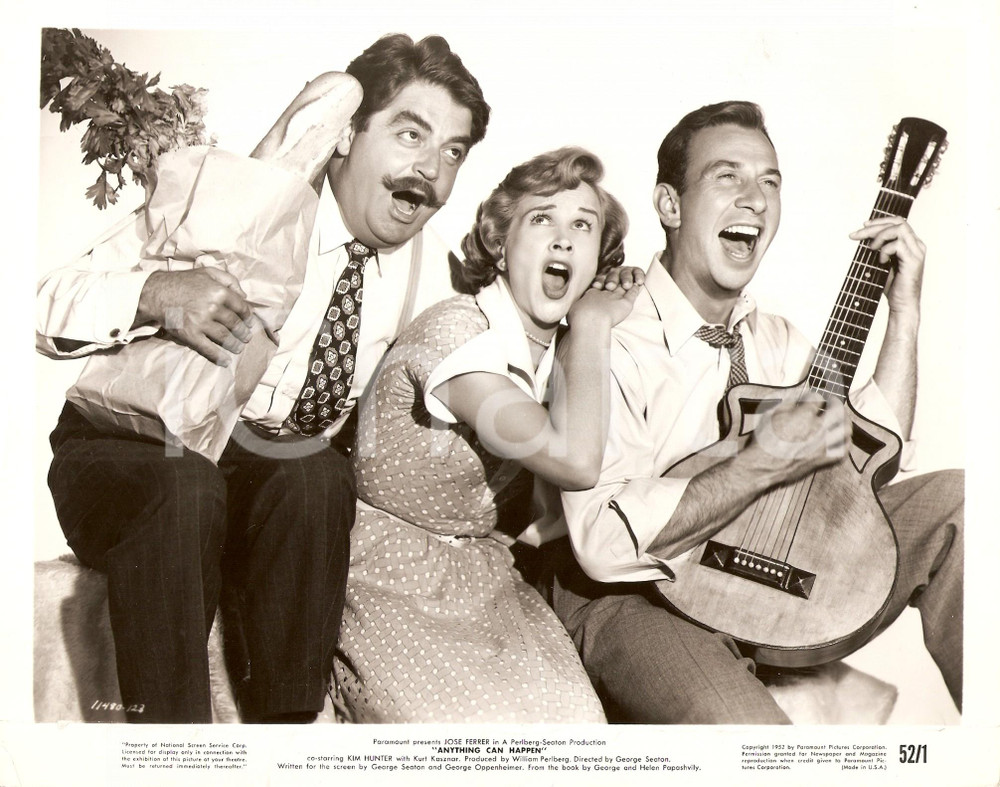 Fotografia d epoca originale 1952 ANYTHING CAN HAPPEN JosÃ© FERRER Kim HUNTER Kurt KASZNAR cantano Foto scena 1