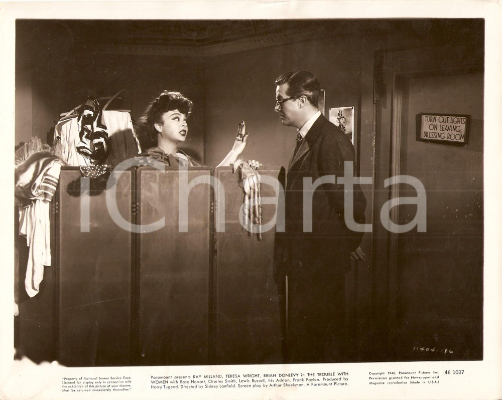 Fotografia d epoca originale 1947 TROUBLE WITH WOMEN Ray MILLAND spia Iris ADRIAN dietro paravento Foto 1