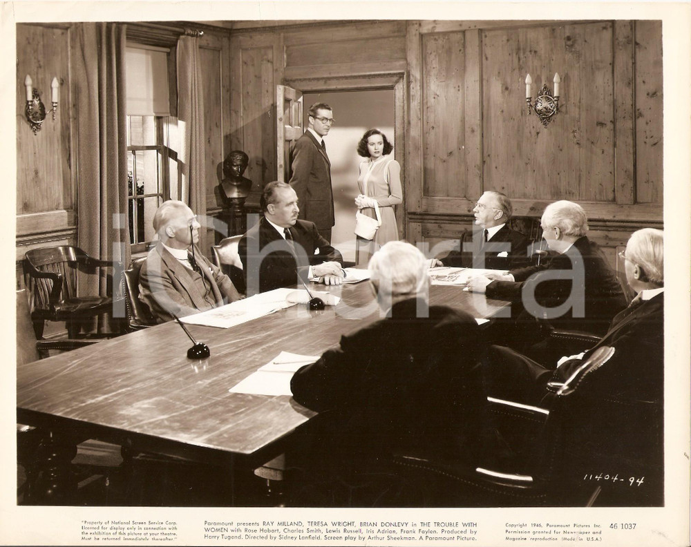 Fotografia d epoca originale 1947 TROUBLE WITH WOMEN Ray MILLAND Teresa WRIGHT in sala riunioni Foto di scena 1