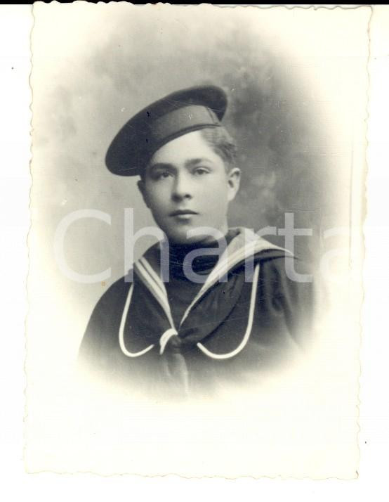 Fotografia d epoca originale 1940 ca ADRIA Ritratto di un giovane marinaretto Fotografia MODERNISSIMA 6x8 cm 1