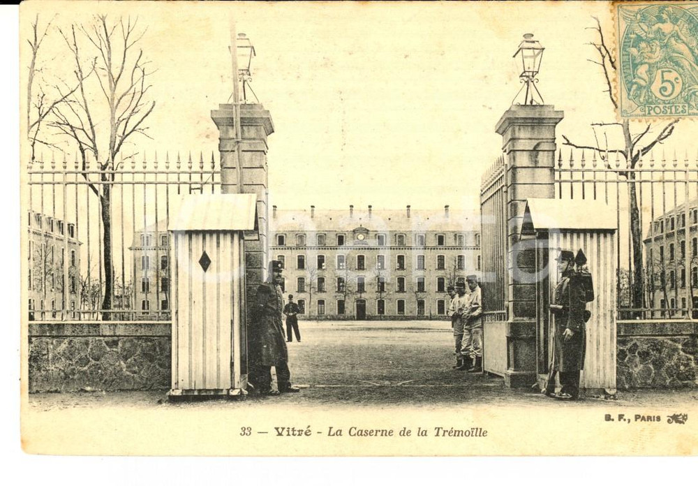 Cartolina originale da collezione 1910 VITRE  Caserne de la TREMOILLE avec soldats et sentinelles Carte postale 1