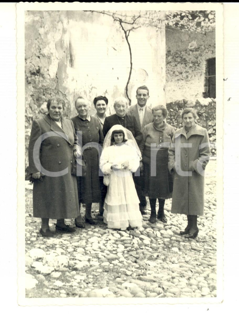 Fotografia d epoca originale 1940 ca AREA LOMBARDA Prima Comunione in una famiglia contadina Foto VINTAGE 1