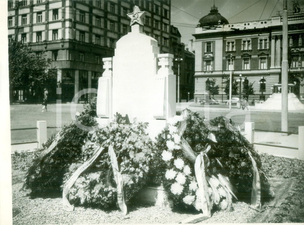 Fotografia d epoca originale 1953 BELGRADO JUGOSLAVIA Monumento ai soldati russi Caduti Fotografia 1