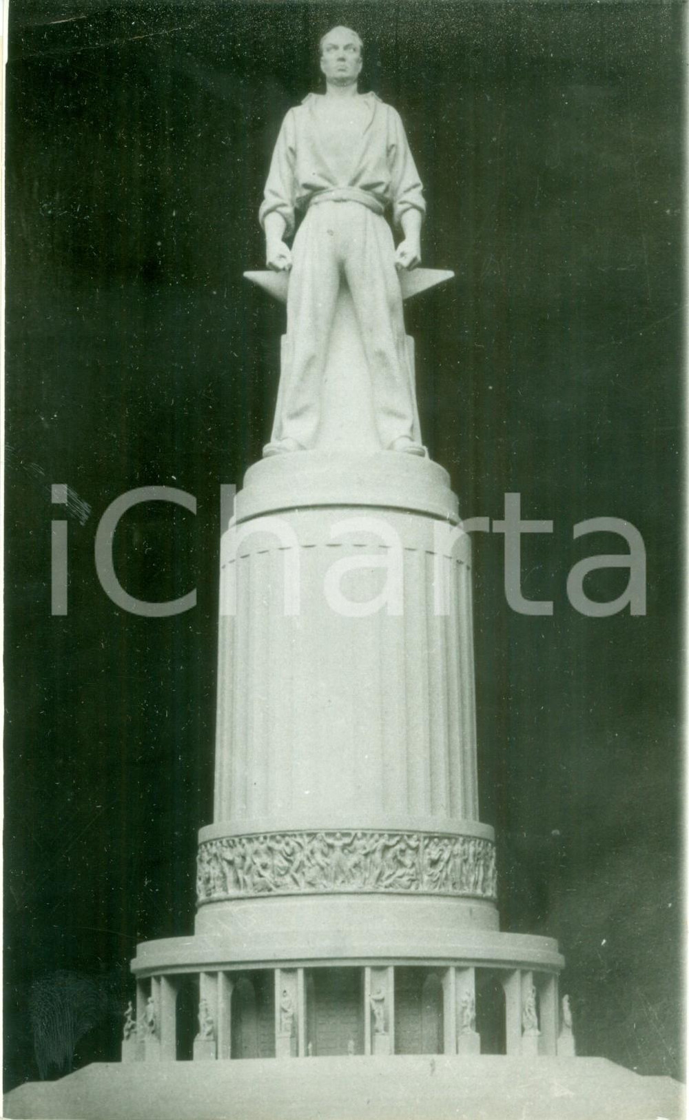 Fotografia d epoca originale 1953 BUENOS AIRES Monumento a Eva PERON Fotografia del plastico 1