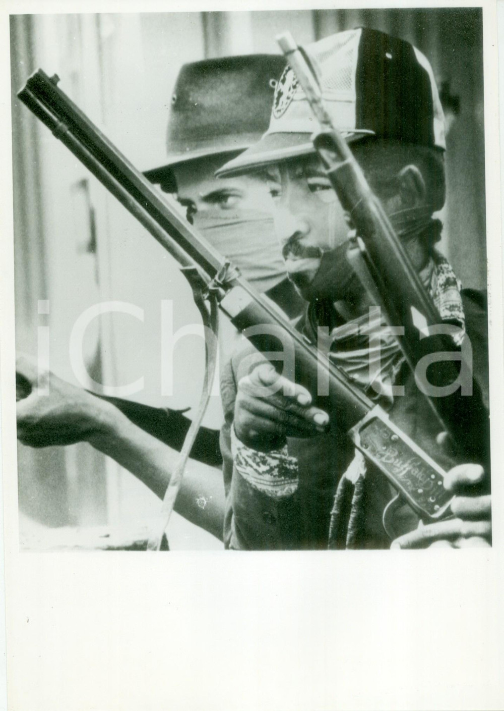 Fotografia d epoca originale 1978 ESTELI NICARAGUA Ribelli mascherati con fucili BUFFALO BILL Fotografia 1