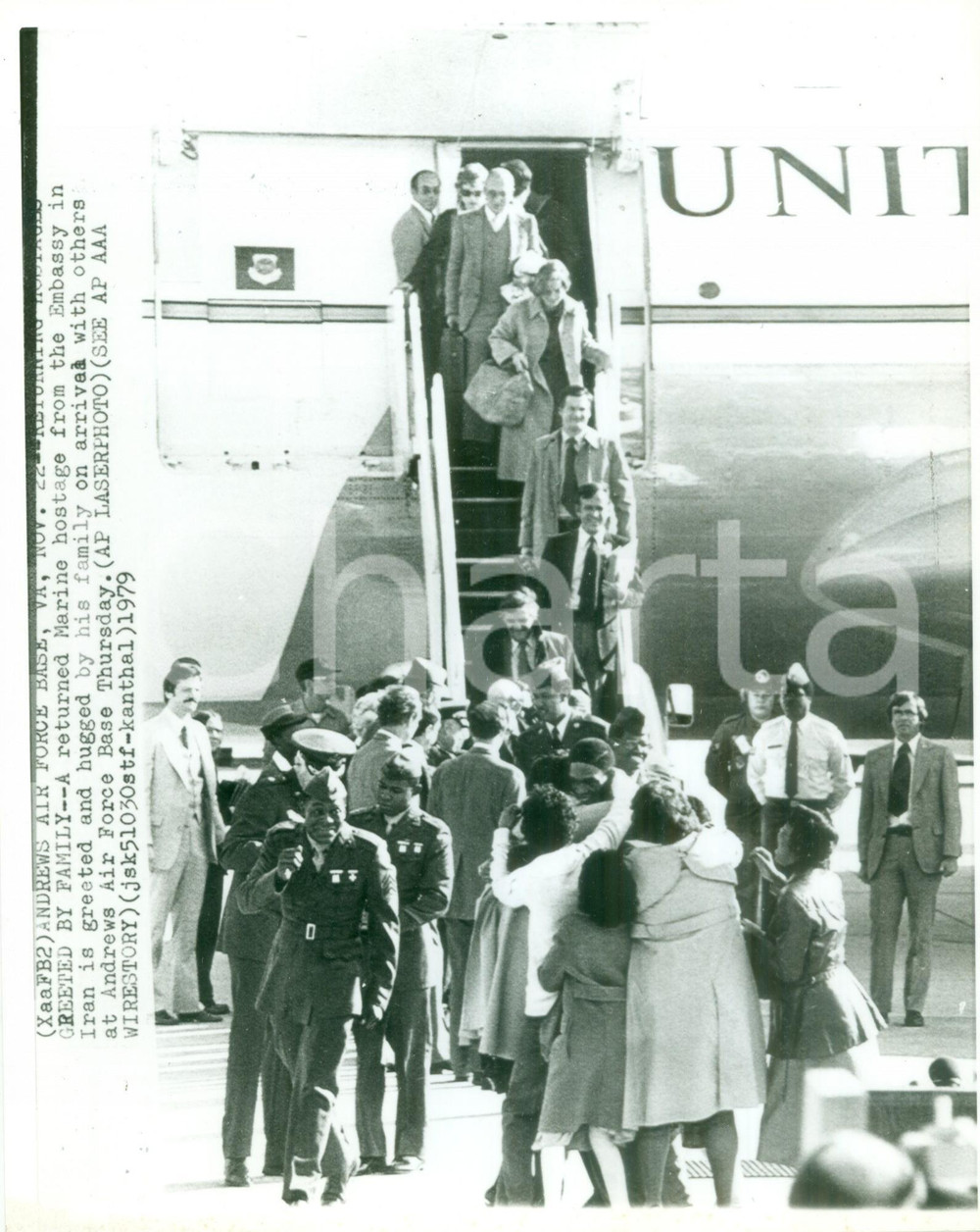 Fotografia d epoca originale 1979 WASHINGTON USA Ostaggi rimpatriano dall IRAN a base ANDREWS A.F. Foto 1