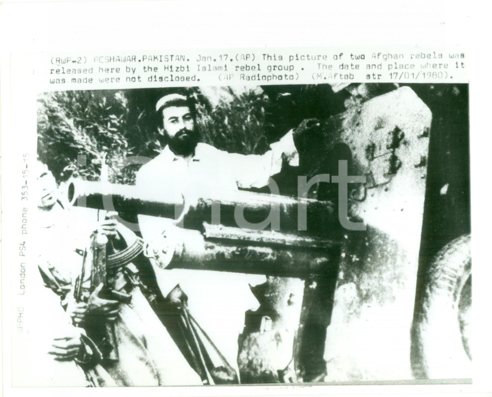 Fotografia d epoca originale 1980 PESHAWAR PAKISTAN Due ribelli islamici con cannone antiaereo Fotografia 1
