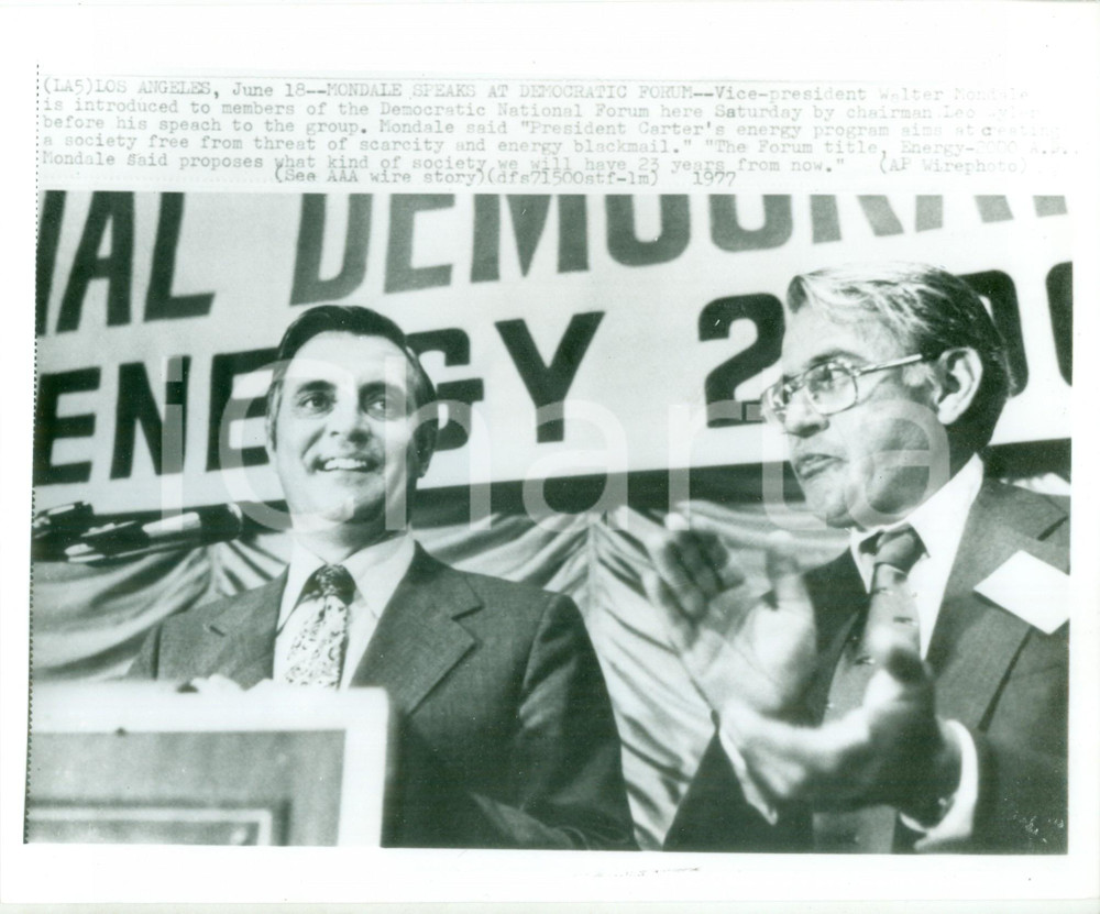 Fotografia d epoca originale 1977 LOS ANGELES Walter MONDALE sponsorizza programma energia Jimmy CARTER Foto 1