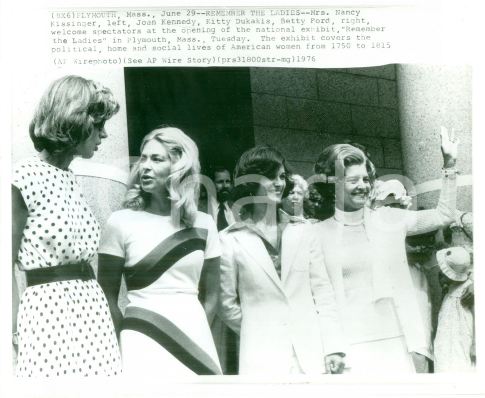 1976 PLYMOUTH (USA) Nancy KISSINGER Joan KENNEDY Betty FORD *Fotografia