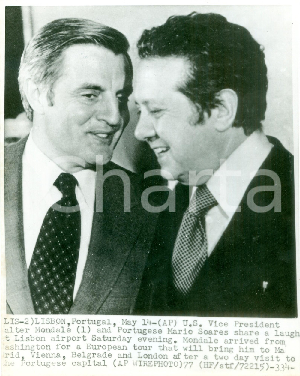 Fotografia d epoca originale 1977 LISBON PORTOGALLO Mario SOARES accoglie Walter MONDALE Fotografia 1