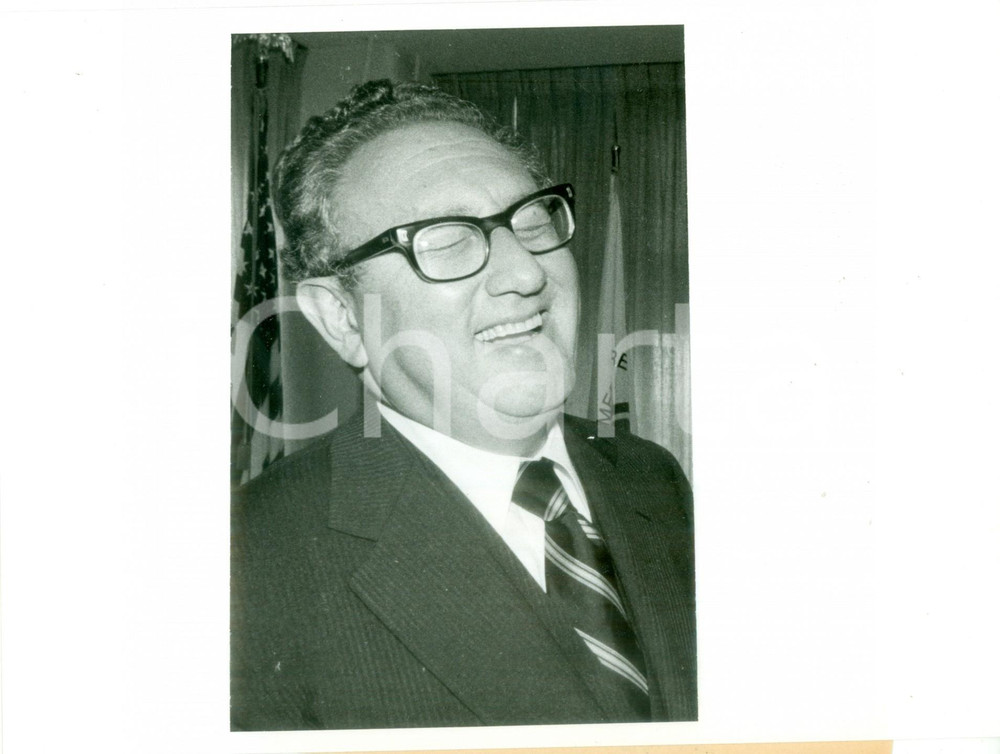 Fotografia d epoca originale 1976 WASHINGTON USA Henry KISSINGER ride ad un incontro diplomtico Fotografia 1