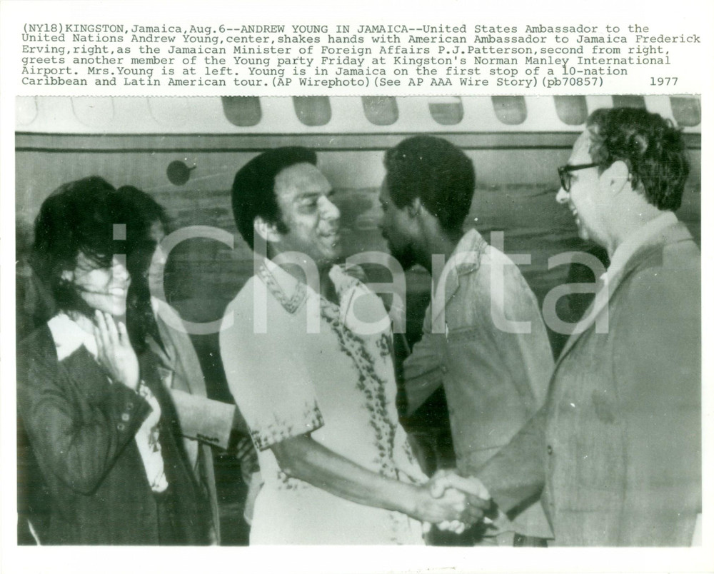 Fotografia d epoca originale 1980 KINGSTON JAMAICA Andrew YOUNG con ambasciatore Frederick ERVING Fotografia 1
